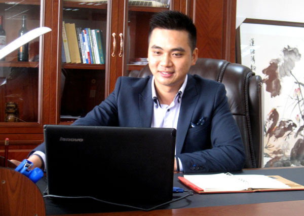 嚴(yán)家寶：超市
辦公用家具報價開到百姓家門口