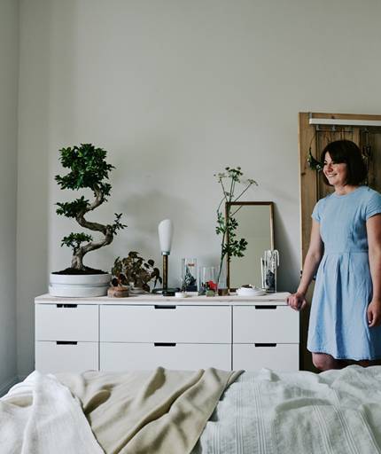 家里擺一盆綠植，
辦公家具家具給生活增添一點(diǎn)小確幸