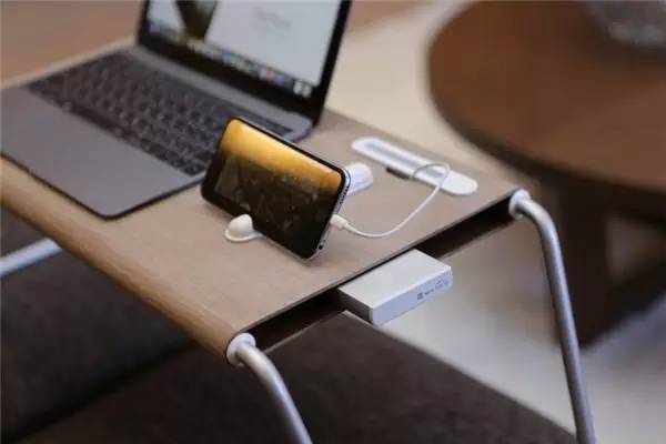 1490874531-6084-2502701-5d5120cbbbe972f8