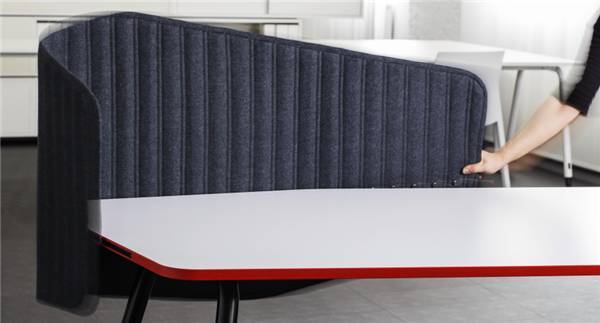 1490874497-4950-2502701-2d793483b8fabbac