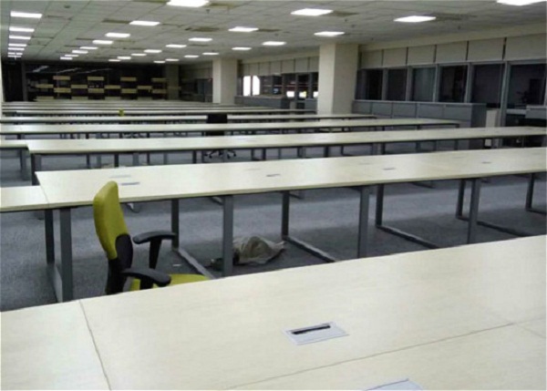 超長(zhǎng)辦公桌-公司超長(zhǎng)辦公桌樣式-超長(zhǎng)辦公桌定制