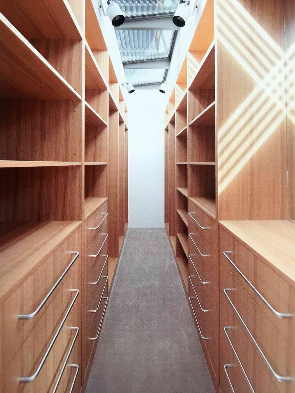 南京辦公室家具廠為您展示一系列經(jīng)典的辦公家具擺放設(shè)計(jì)案例