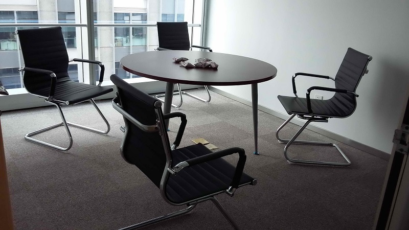 南京辦公室家具廠為您講述會(huì)議桌結(jié)構(gòu)的風(fēng)水影響