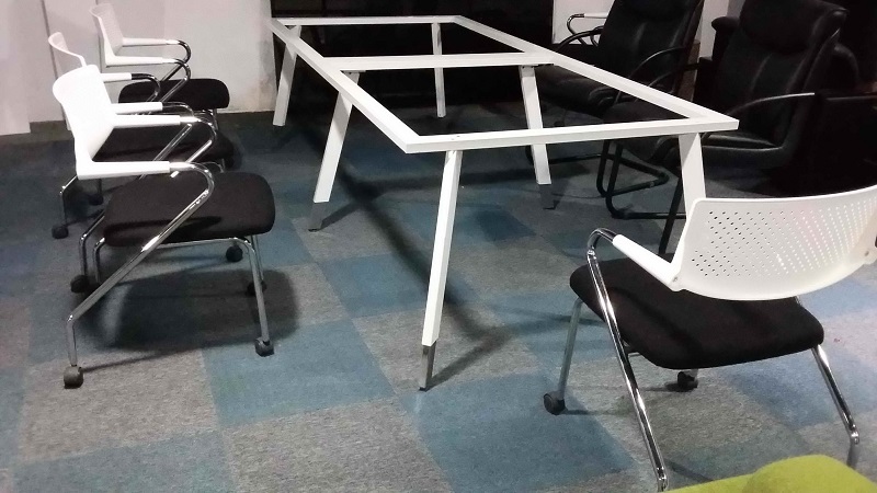 南京辦公室家具廠向您講述會(huì)議桌形狀和質(zhì)地有何風(fēng)水影響